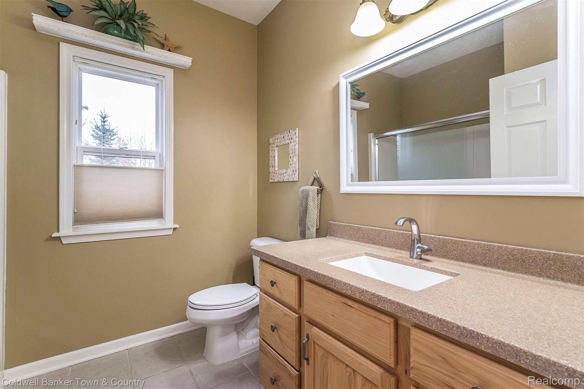 812 North Hughes Road Howell, MI 48843 - Photo 38 of 60 DSC_0908.jpg