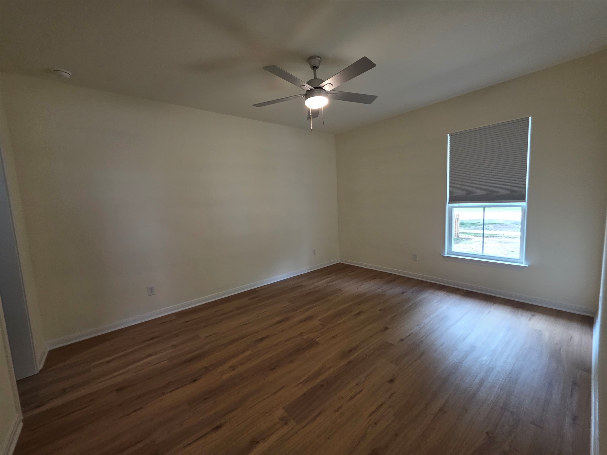 100 East 7th Street Cameron, TX 76520 - Photo 7 of 16