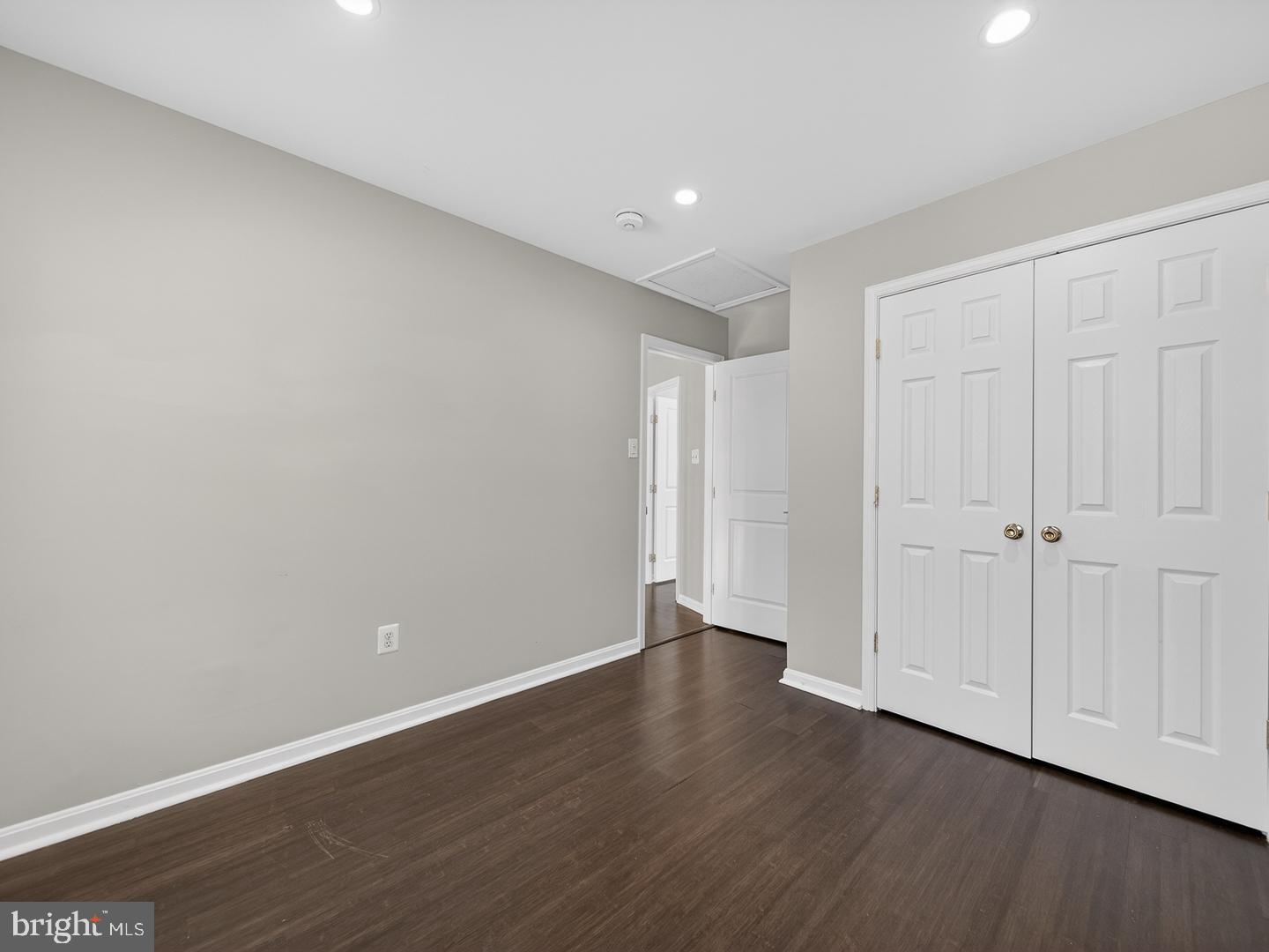 9534 Fernwood Road Bethesda, MD 20817 - Photo 20 of 44 a view of an empty room