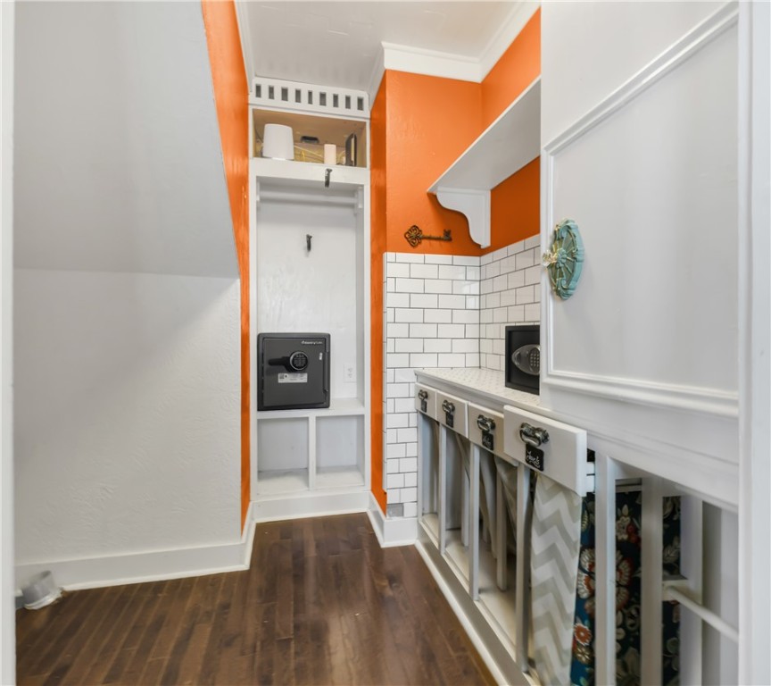 800 South Ennis Street Bryan, TX 77803 - Photo 13 of 38 a view of an entryway with wooden floor
