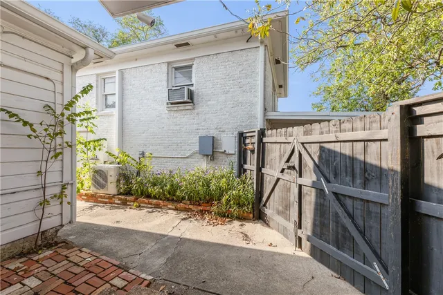 a view of a entrance to house