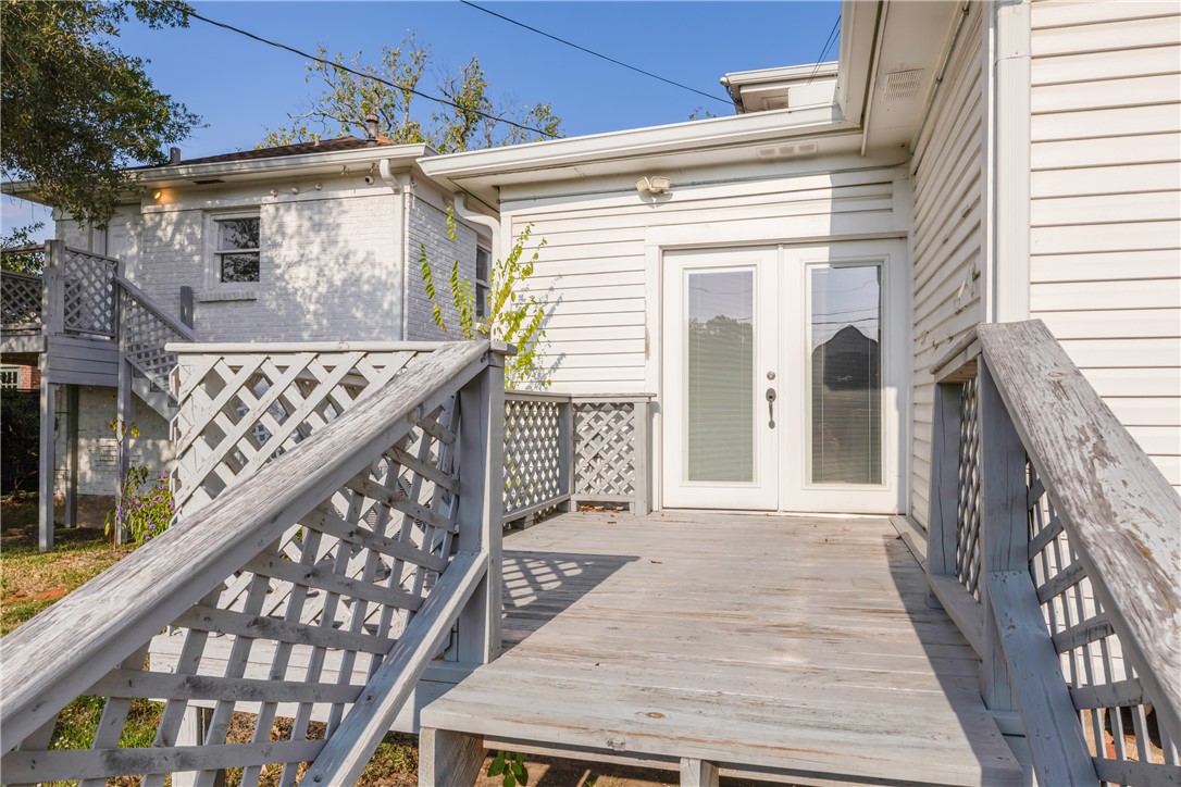 800 South Ennis Street Bryan, TX 77803 - Photo 33 of 38 a view of a balcony with furniture