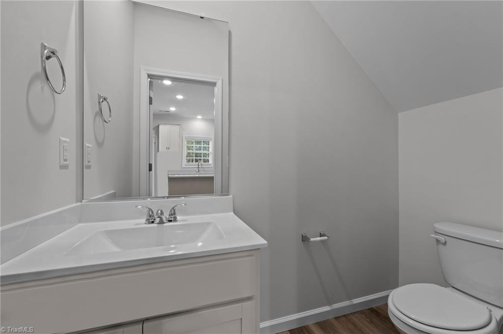 173 Carlton Road Madison, NC 27025 - Photo 13 of 47 Powder room main level