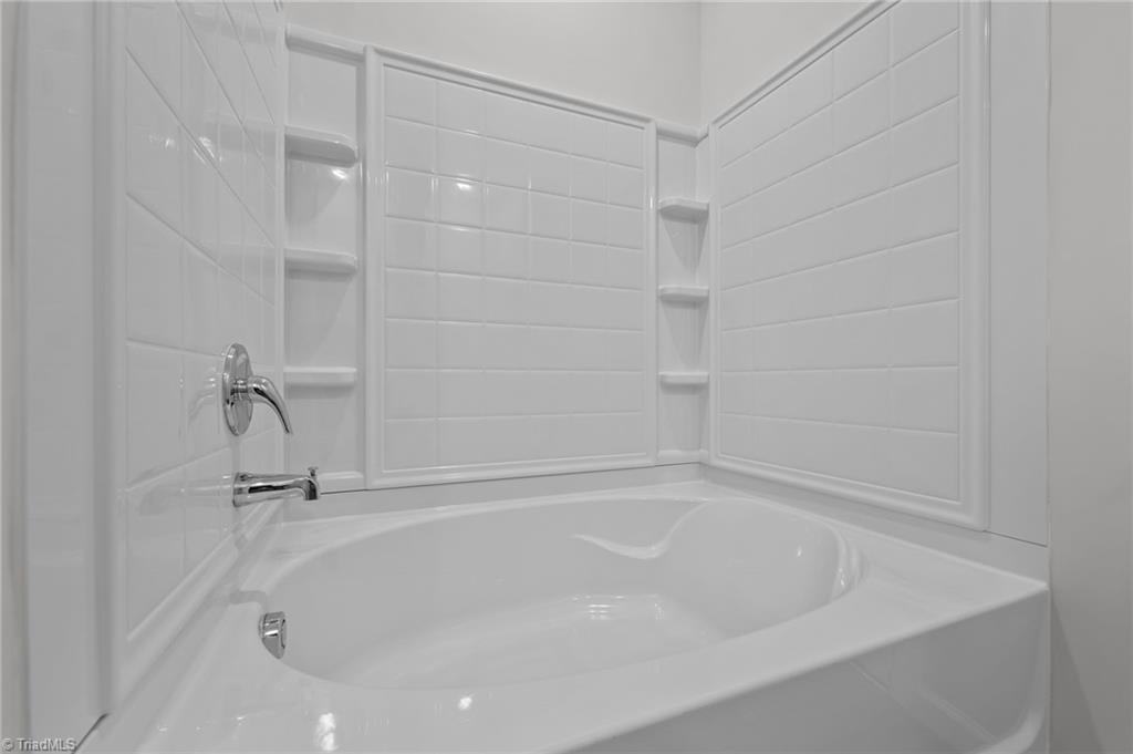 173 Carlton Road Madison, NC 27025 - Photo 17 of 47 Primary bath