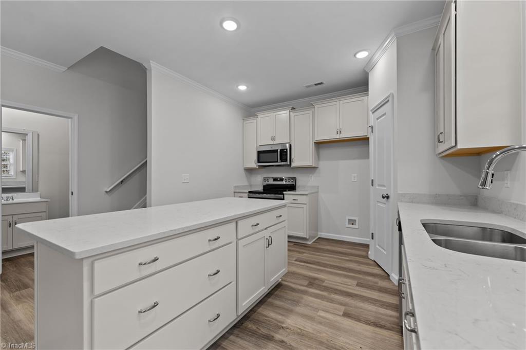173 Carlton Road Madison, NC 27025 - Photo 9 of 47 Large kitchen island