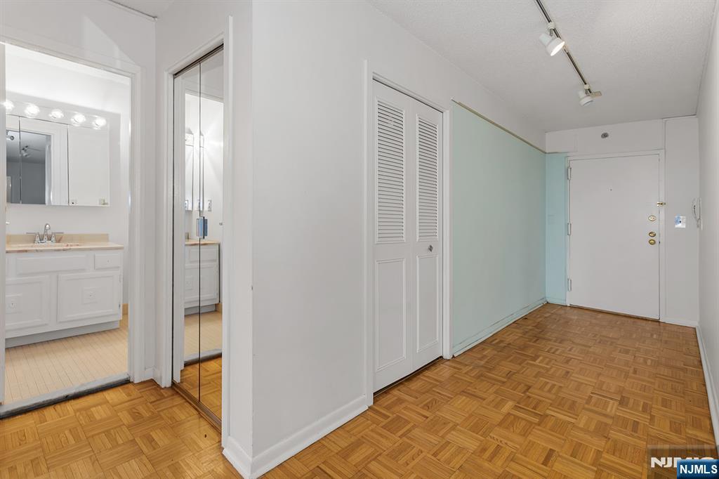 160 Overlook Avenue, Unit 4B Hackensack, NJ 07601 - Photo 14 of 31