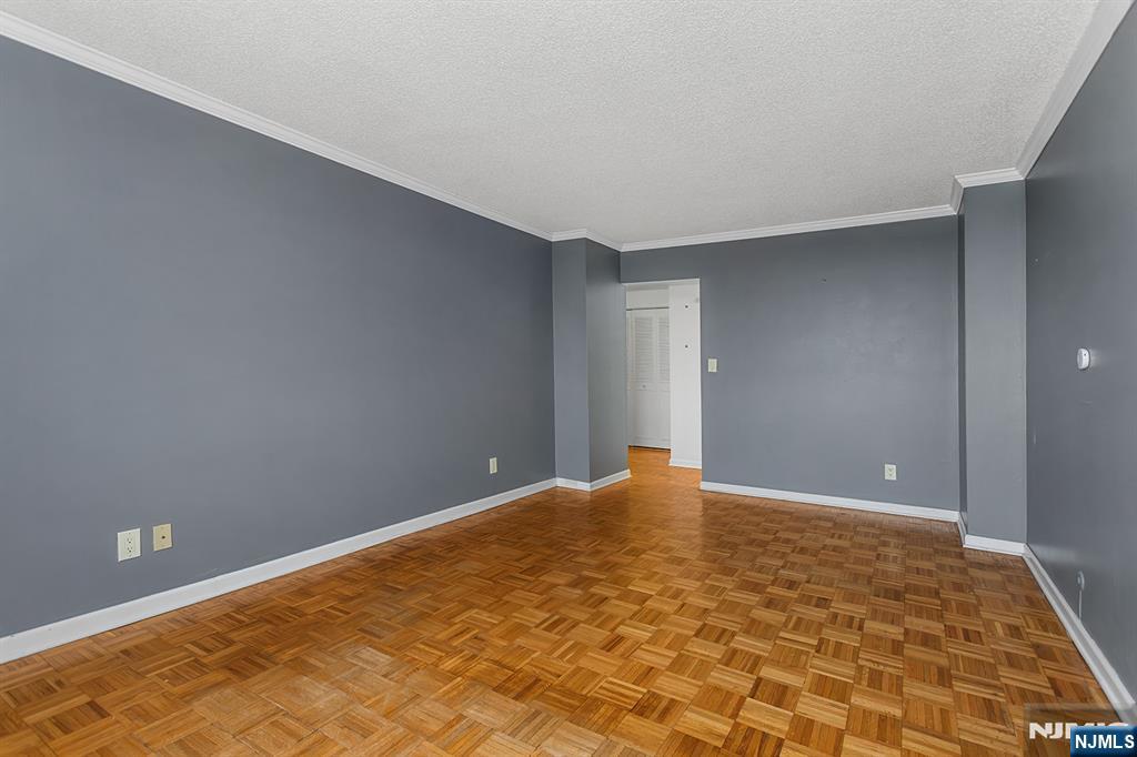 160 Overlook Avenue, Unit 4B Hackensack, NJ 07601 - Photo 15 of 31