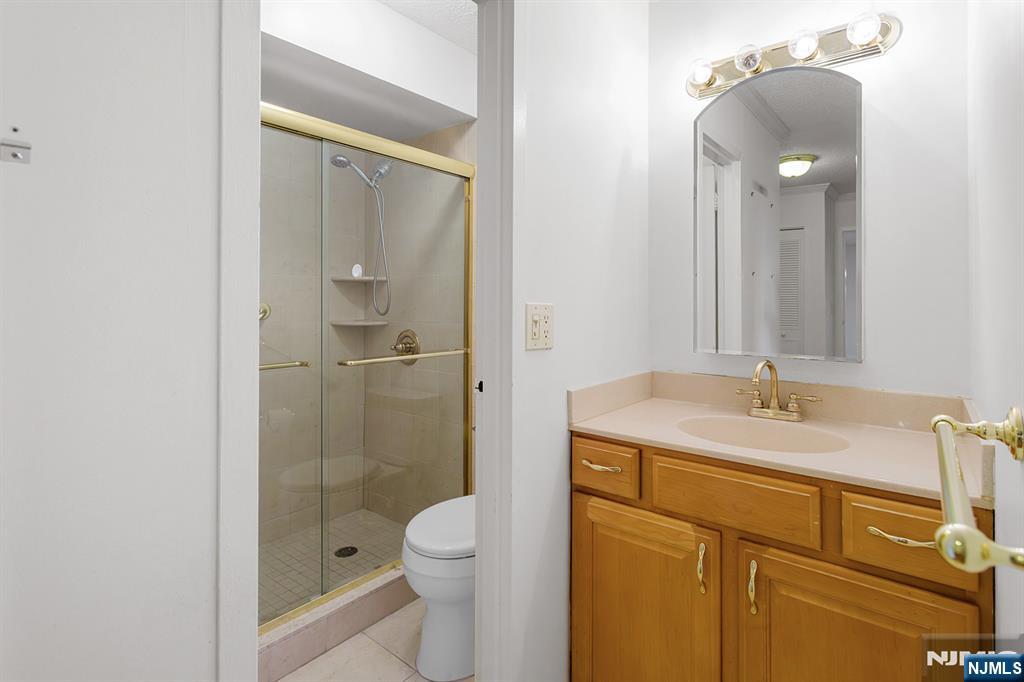 160 Overlook Avenue, Unit 4B Hackensack, NJ 07601 - Photo 17 of 31