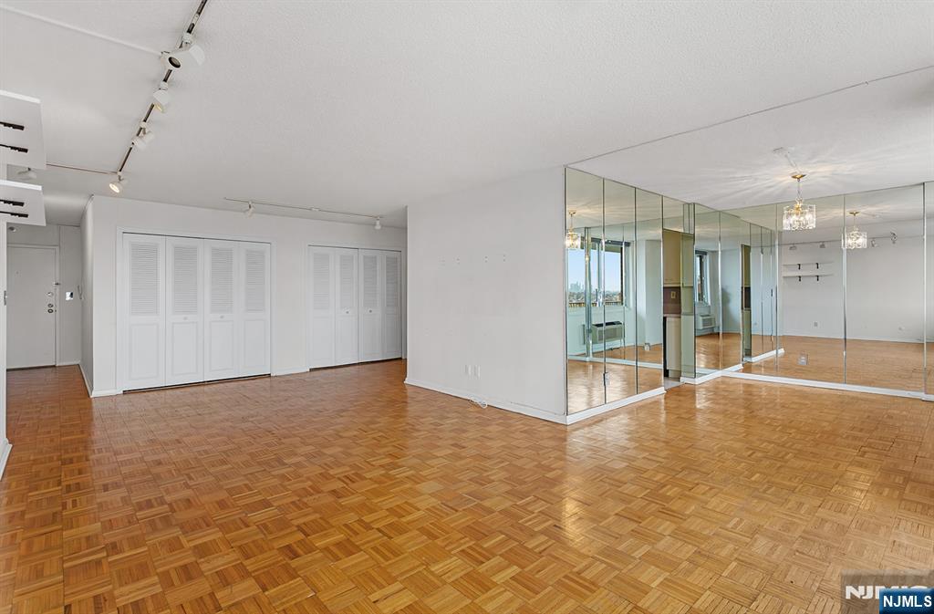 160 Overlook Avenue, Unit 4B Hackensack, NJ 07601 - Photo 4 of 31