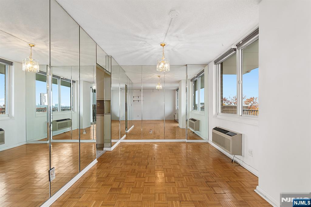 160 Overlook Avenue, Unit 4B Hackensack, NJ 07601 - Photo 5 of 31