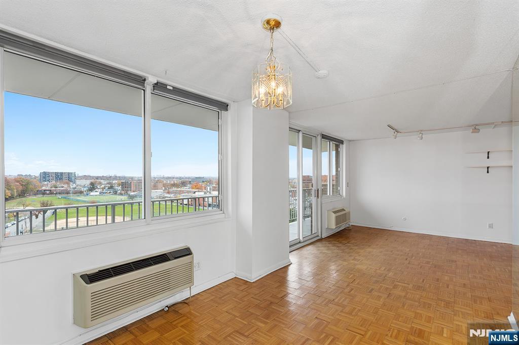 160 Overlook Avenue, Unit 4B Hackensack, NJ 07601 - Photo 6 of 31