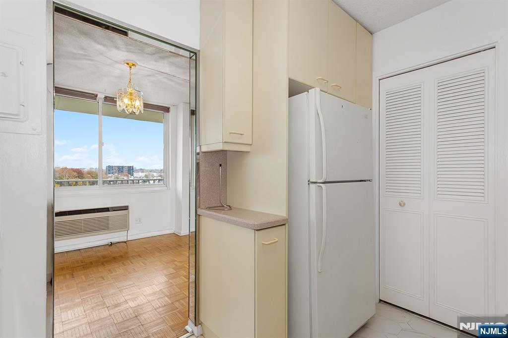 160 Overlook Avenue, Unit 4B Hackensack, NJ 07601 - Photo 9 of 31