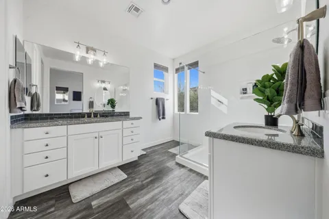 $498,000 | 11900 North 32nd Street, Unit 17, Phoenix, AZ 85028