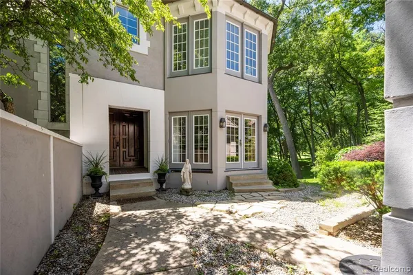 $724,900 | 5409 Bristol Parke Drive, Clarkston, MI 48348