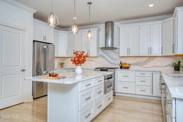 $1,499,995 | 11 Gabby Court, Colonie, NY 12309