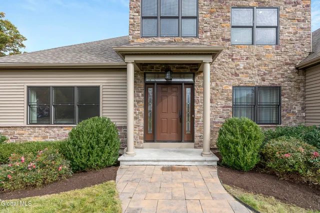 $1,499,995 | 11 Gabby Court, Colonie, NY 12309