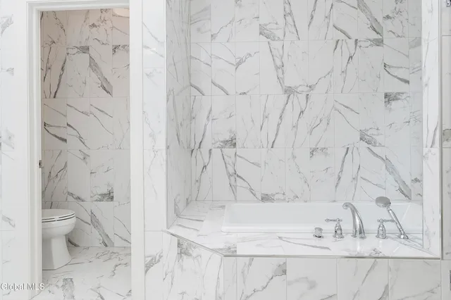 $1,499,995 | 11 Gabby Court, Colonie, NY 12309