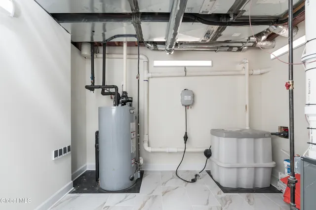 $1,499,995 | 11 Gabby Court, Colonie, NY 12309