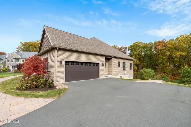 $1,499,995 | 11 Gabby Court, Colonie, NY 12309