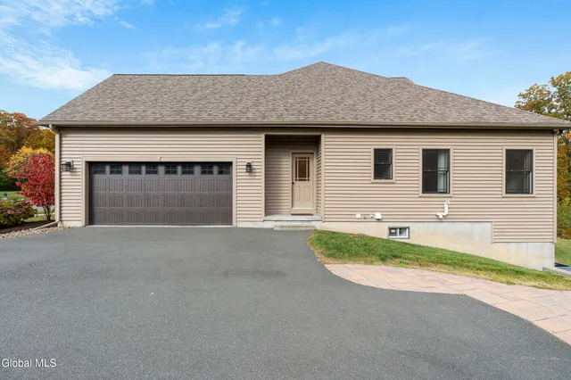 $1,499,995 | 11 Gabby Court, Colonie, NY 12309