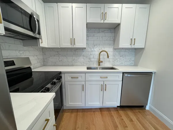 $2,400 | 97 Phillips Street, Unit 3, Methuen, MA 01844