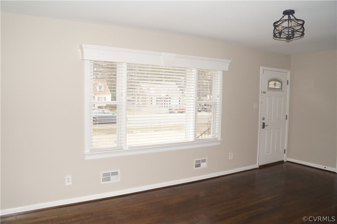 5519 Jahnke Road Richmond, VA 23225 - Photo 3 of 16