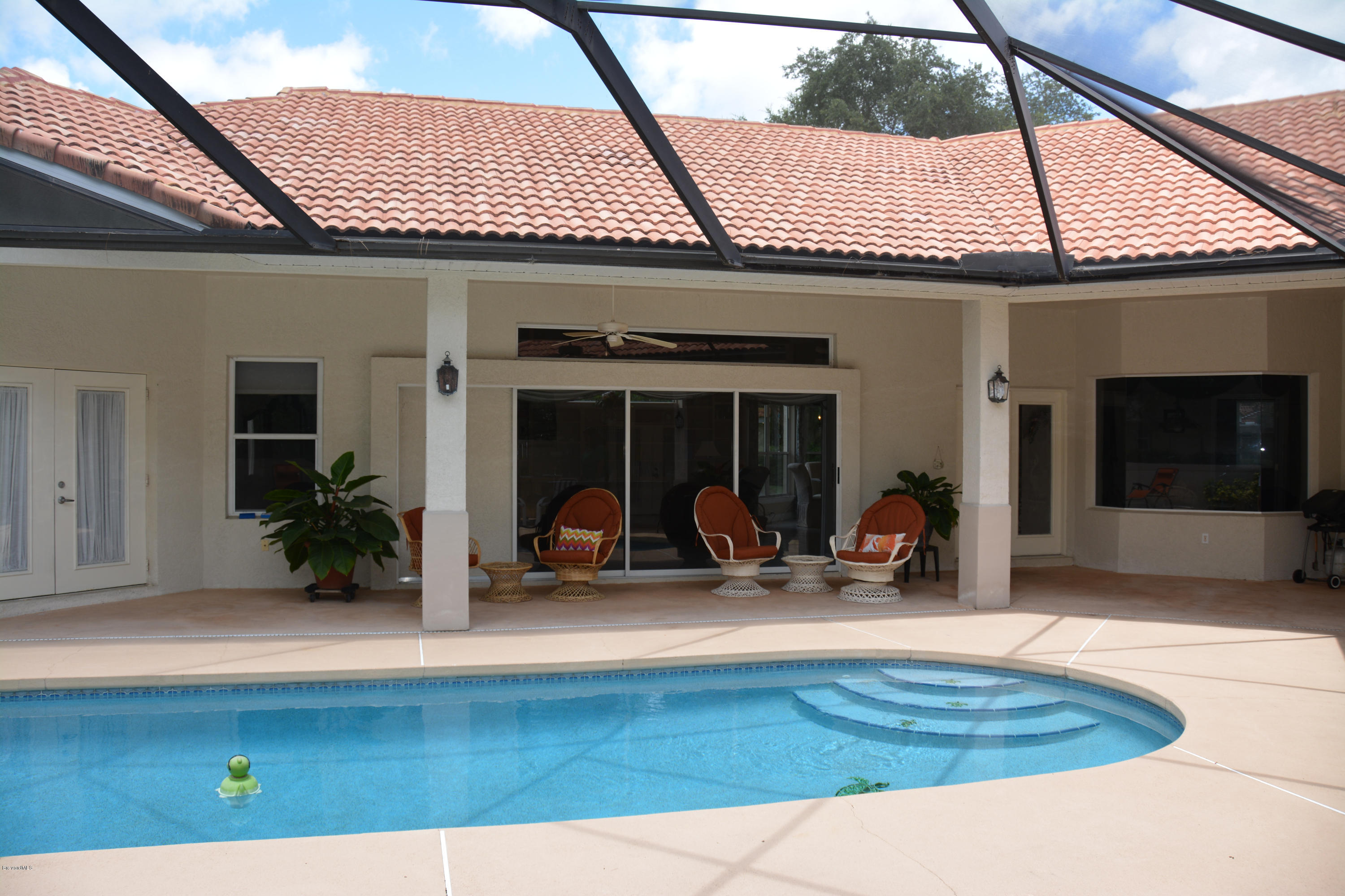 4262 Turtle Mound Road Melbourne, FL 32934 - Photo 4 of 35 Pool & courtyard 2