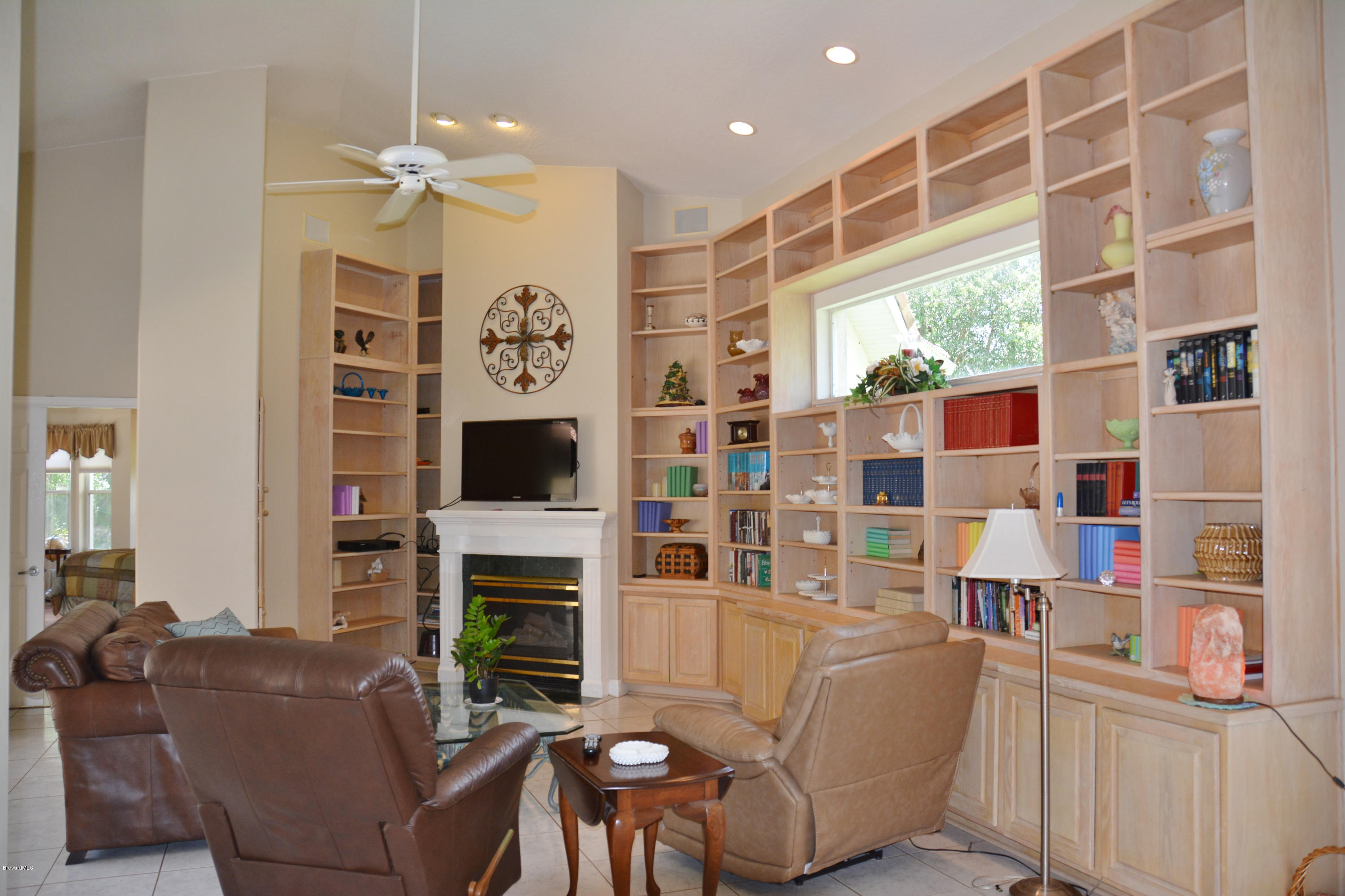 4262 Turtle Mound Road Melbourne, FL 32934 - Photo 5 of 35 Living Room