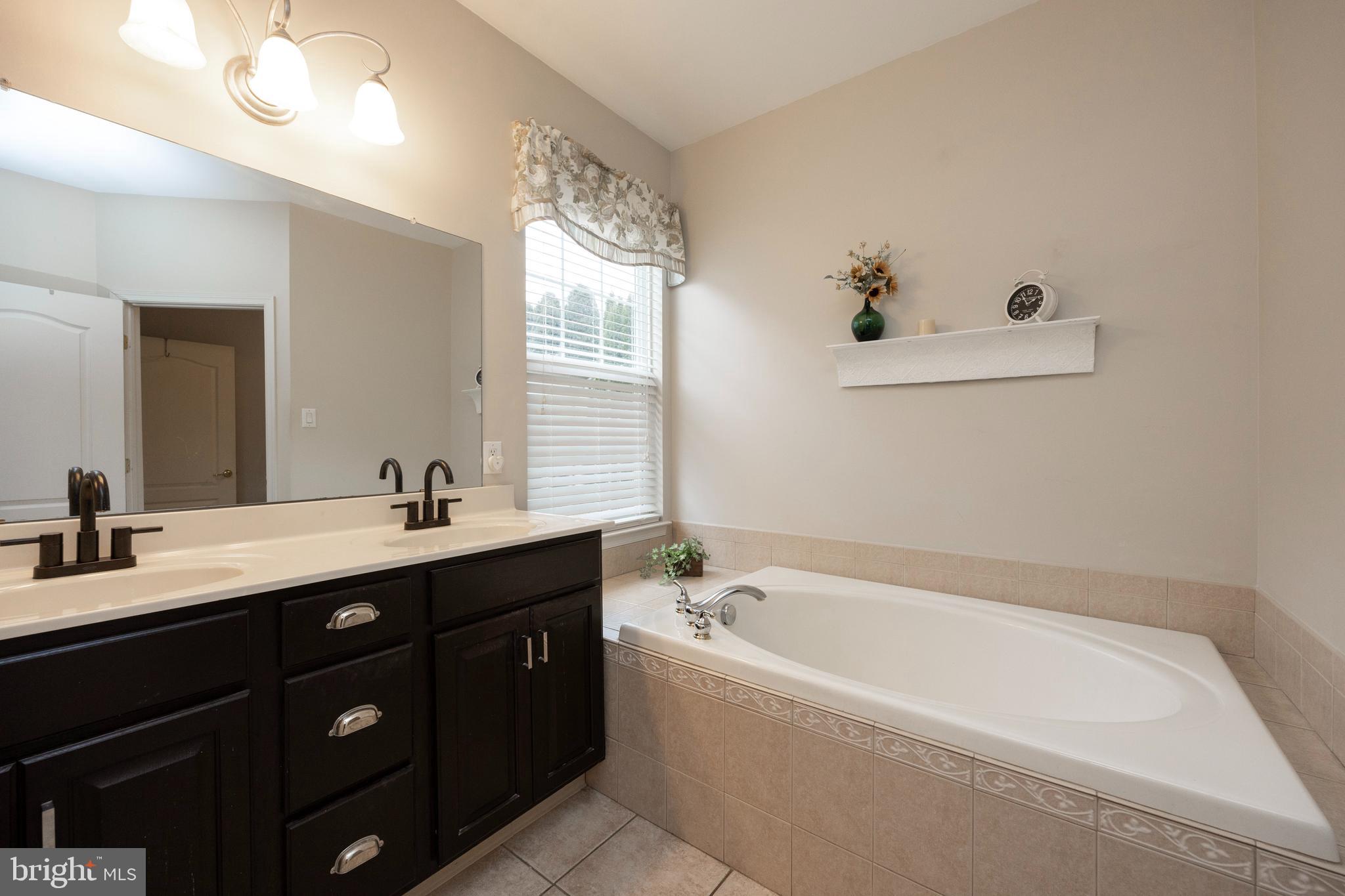 216 Gilmer Road Coatesville, PA 19320 - Photo 20 of 42 Soaking Tub