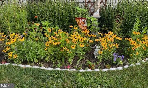 216 Gilmer Road Coatesville, PA 19320 - Photo 41 of 42 Perennial Garden Bed