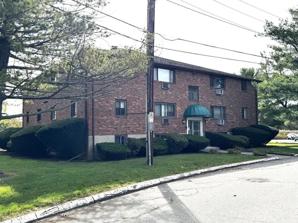 $340,000 | 36 Bayview Terrace, Unit 1, Danvers, MA 01923