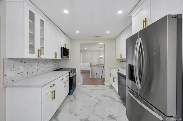 $849,000 | 191 Ridge Road, Wheatley Heights, NY 11798