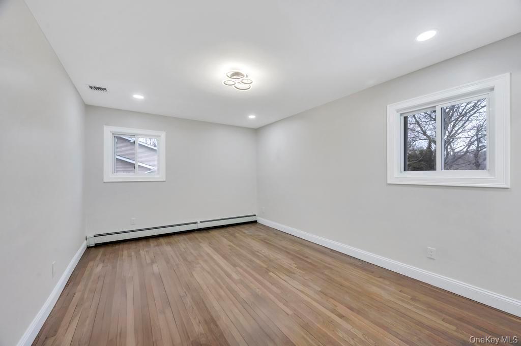 191 Ridge Road Wheatley Heights, NY 11798 - Photo 13 of 26