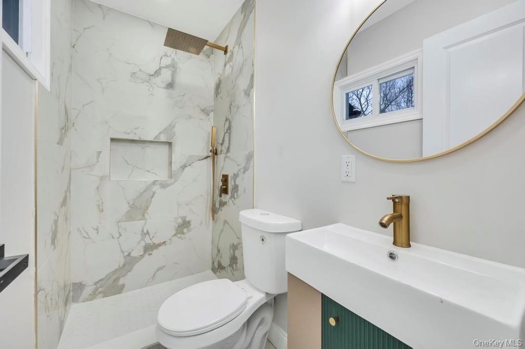 191 Ridge Road Wheatley Heights, NY 11798 - Photo 15 of 26