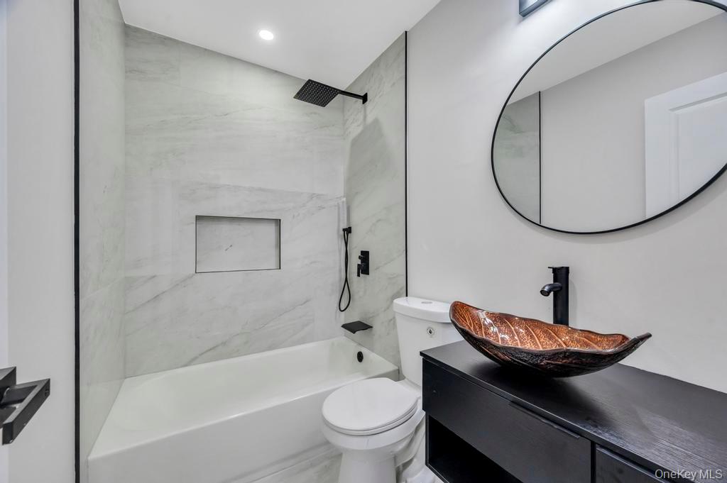 191 Ridge Road Wheatley Heights, NY 11798 - Photo 16 of 26