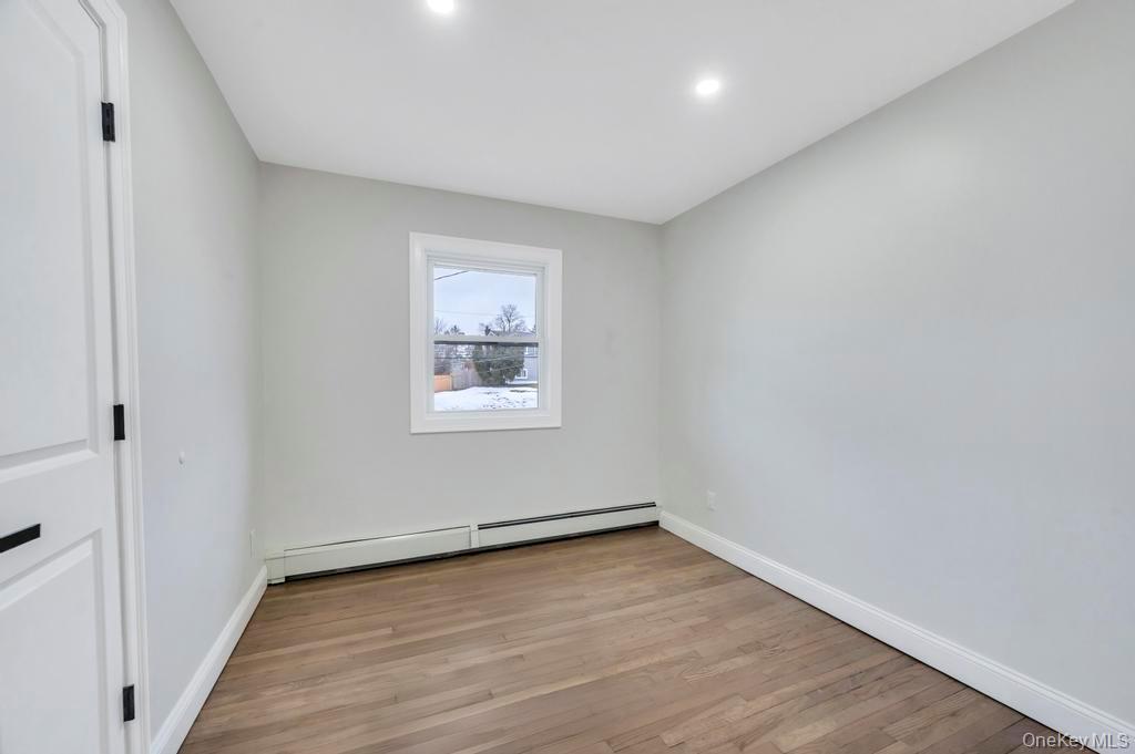 191 Ridge Road Wheatley Heights, NY 11798 - Photo 18 of 26