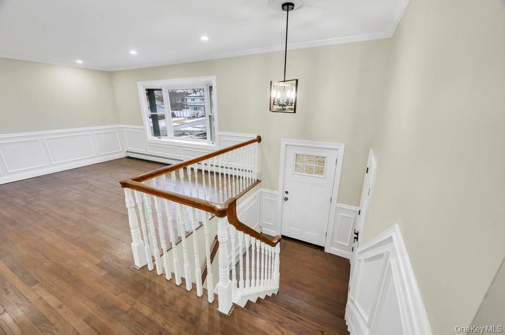 191 Ridge Road Wheatley Heights, NY 11798 - Photo 5 of 26