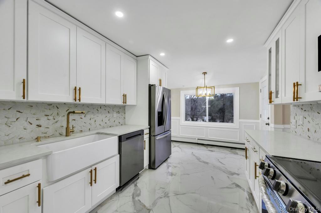 191 Ridge Road Wheatley Heights, NY 11798 - Photo 10 of 26