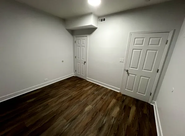 $1,800 | 7220 South East End Avenue, Chicago, IL 60649