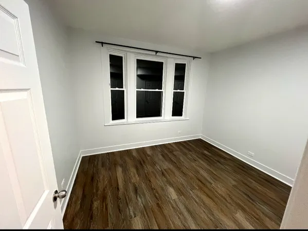 $1,800 | 7220 South East End Avenue, Chicago, IL 60649