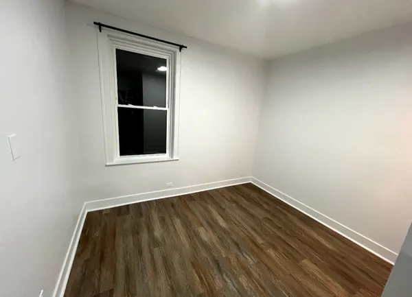 $1,800 | 7220 South East End Avenue, Chicago, IL 60649