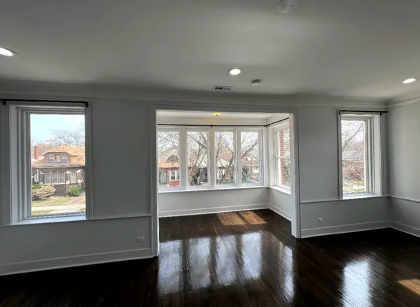 $1,800 | 7220 South East End Avenue, Chicago, IL 60649