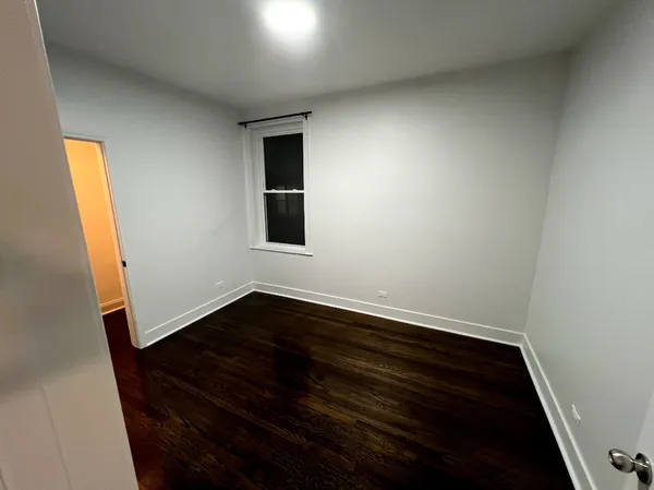 $1,800 | 7220 South East End Avenue, Chicago, IL 60649