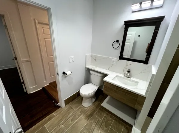 $1,800 | 7220 South East End Avenue, Chicago, IL 60649