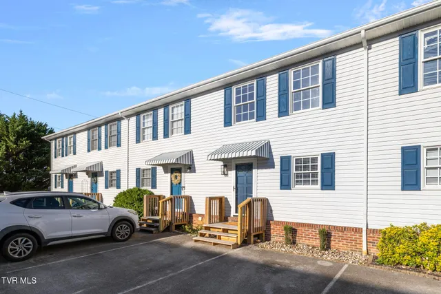 $1,650 | 152 Gray Station Road, Johnson City, TN 37615