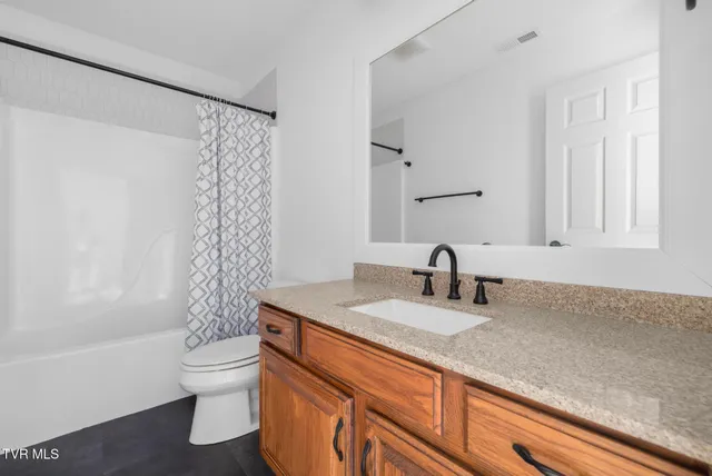 $1,650 | 152 Gray Station Road, Johnson City, TN 37615