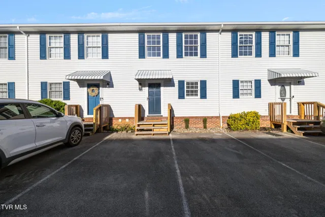 $1,650 | 152 Gray Station Road, Johnson City, TN 37615