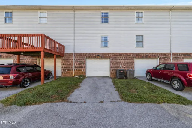 $1,650 | 152 Gray Station Road, Johnson City, TN 37615