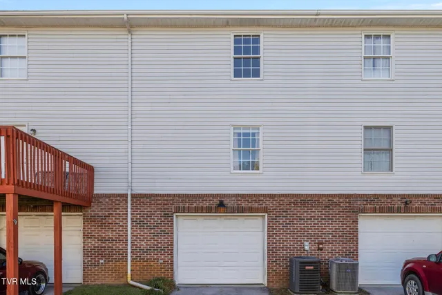 $1,650 | 152 Gray Station Road, Johnson City, TN 37615