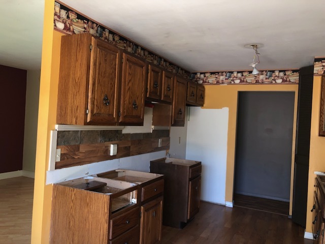 10 Winrock Road Montgomery, IL 60538 - Photo 4 of 19 a kitchen with stainless steel appliances granite countertop a refrigerator and a stove top oven